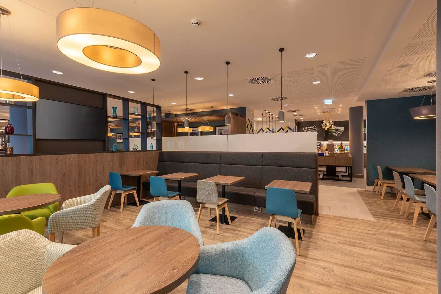 Hampton by Hilton Düsseldorf City Centre Bar