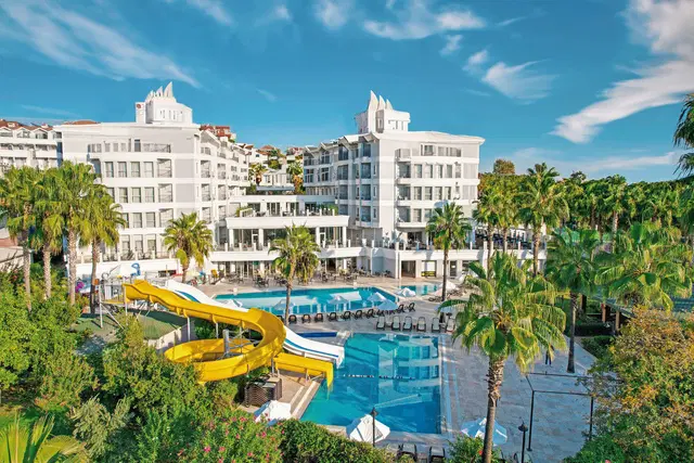 Royal Atlantis Beach EXTERIOR