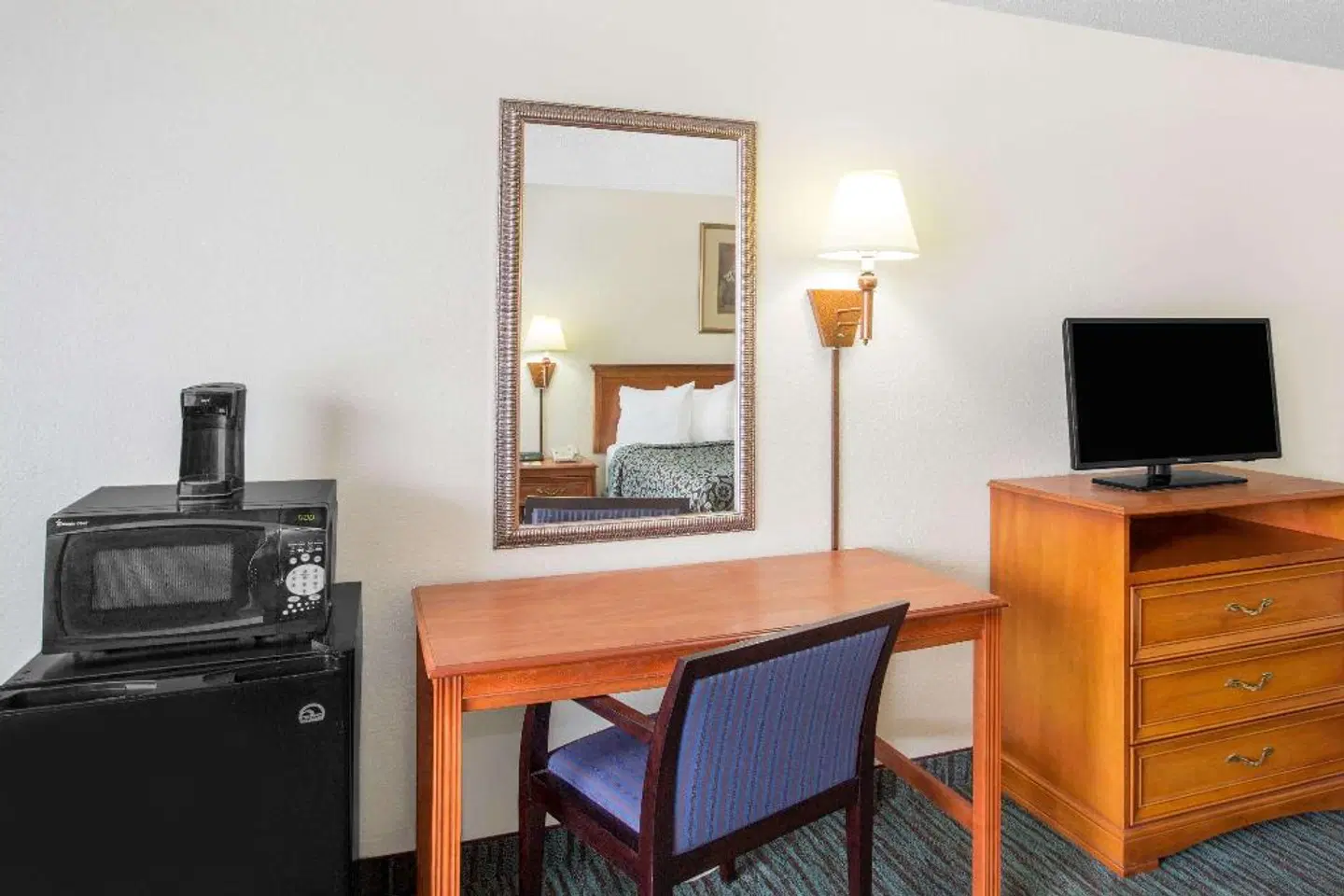 Days Inn by Wyndham Titusville Kennedy Space Center ROOM_EXAMPLE