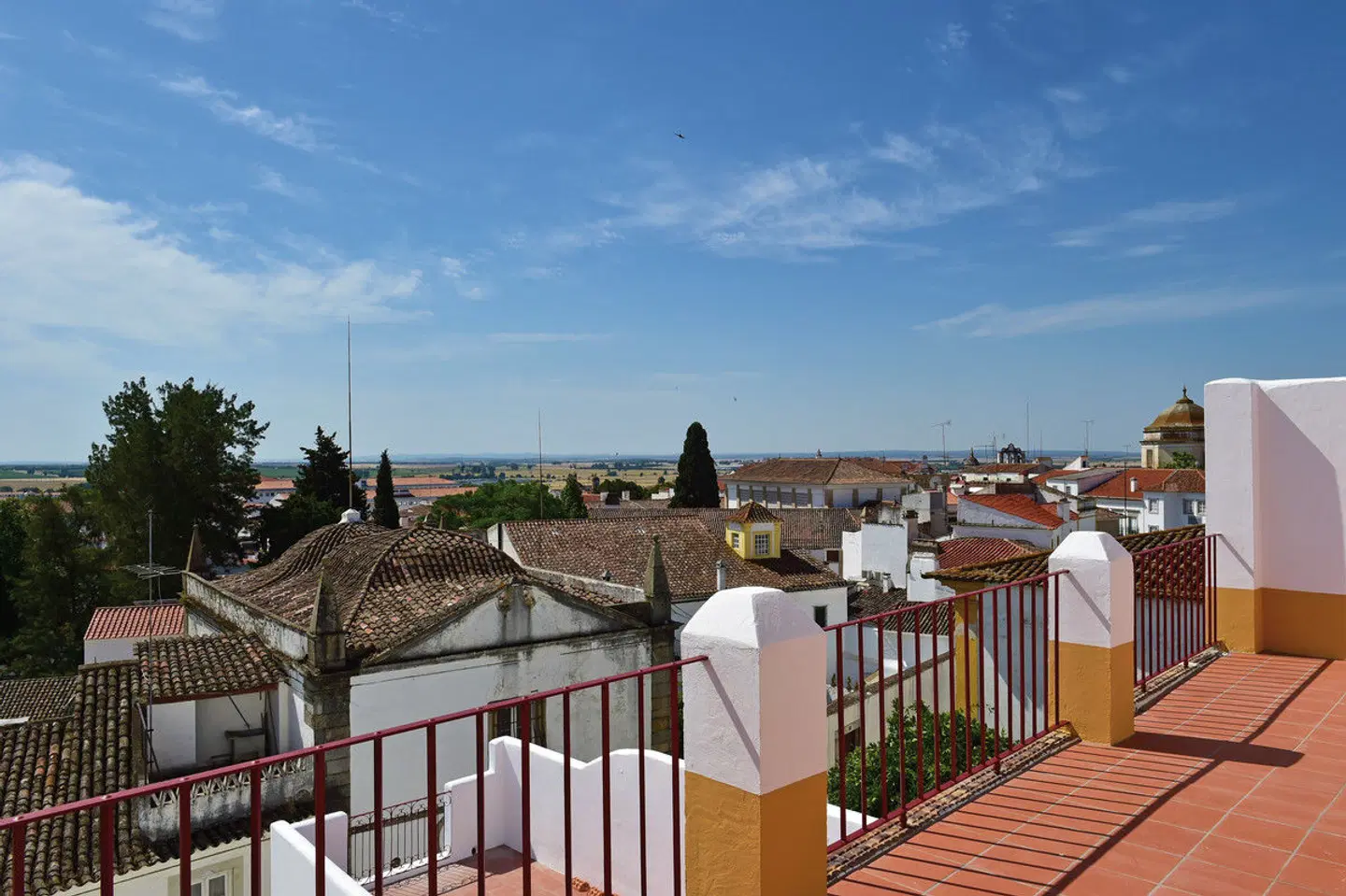 The Noble House Terrasse