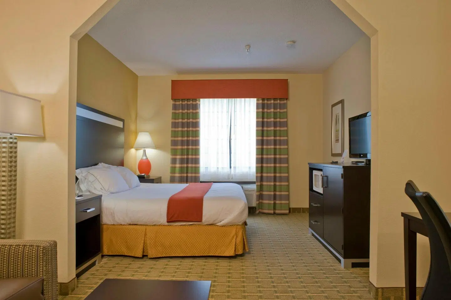 Holiday Inn Express & Suites Acworth - Kennesaw Northwest by IHG ROOM_EXAMPLE