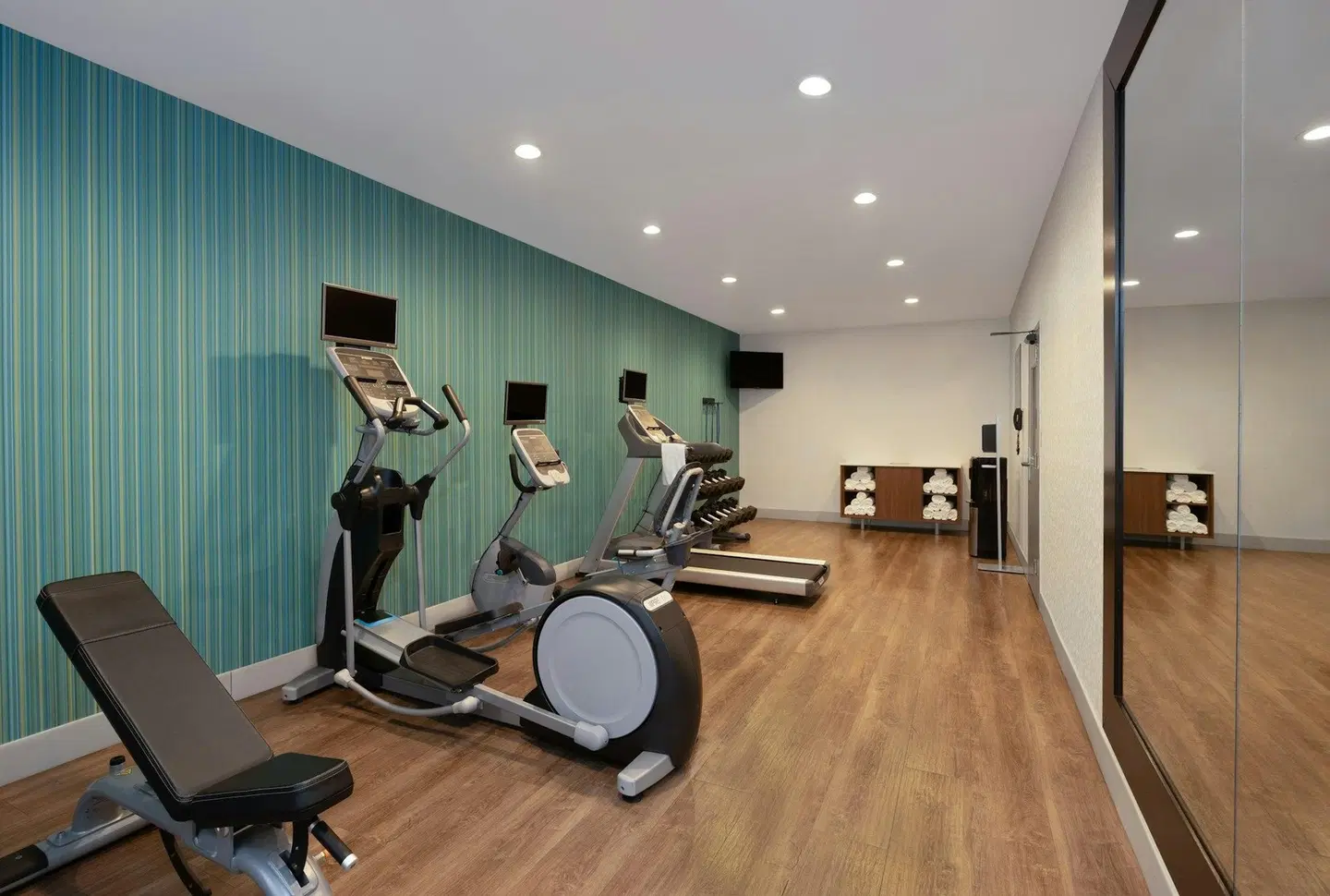 Holiday Inn Express & Suites Acworth - Kennesaw Northwest by IHG SPORTS_AND_LEISURE