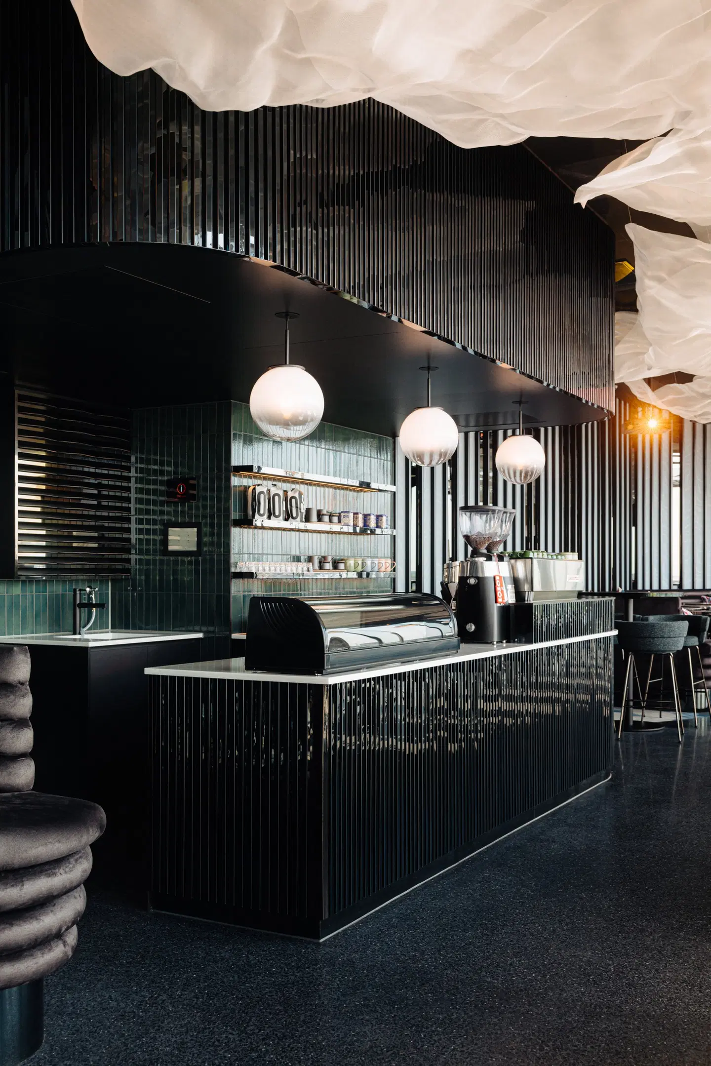 DoubleTree by Hilton Amsterdam Centraal Station Bar