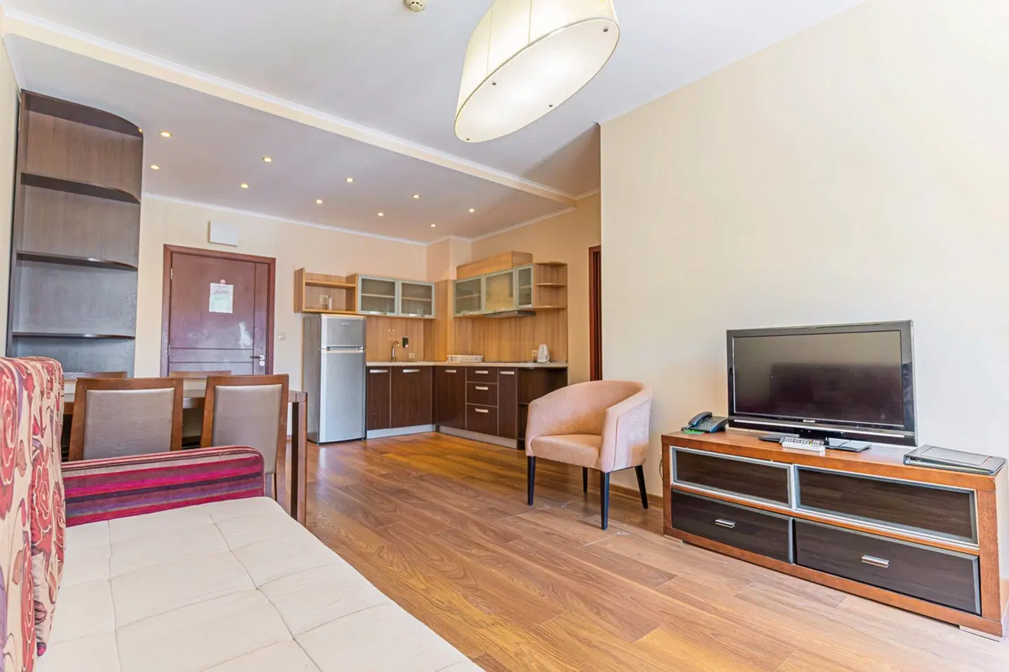 Golden Line LOUNGE_LOBBY