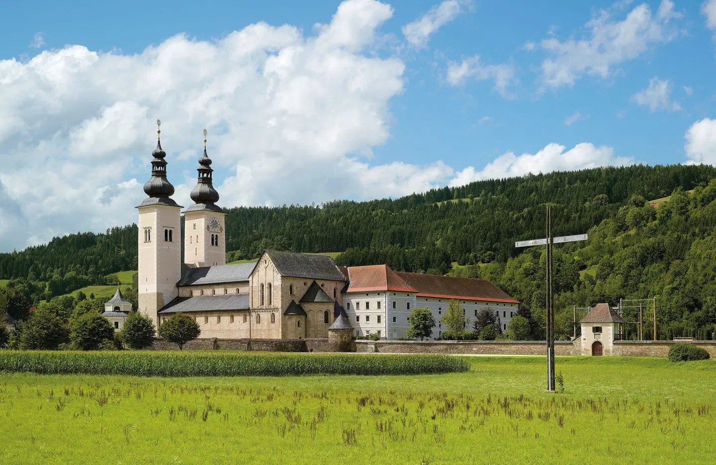 JUFA Hotel Stift Gurk EXTERIOR