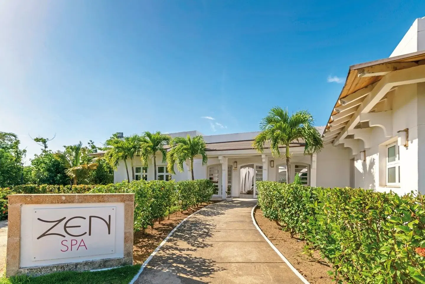 Memories Caribe Beach Resort EXTERIOR