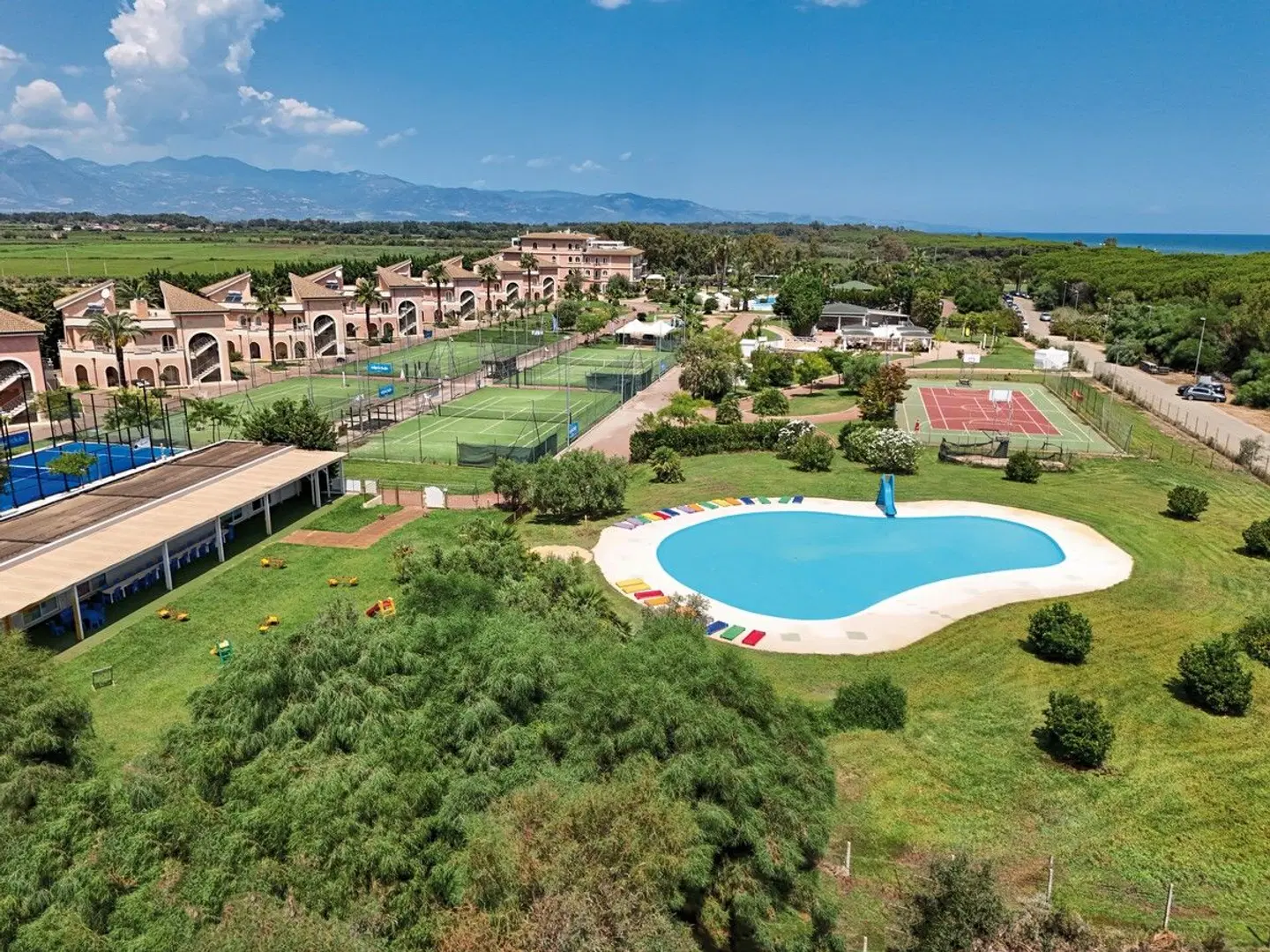BV Airone Resort OUTDOOR_POOL