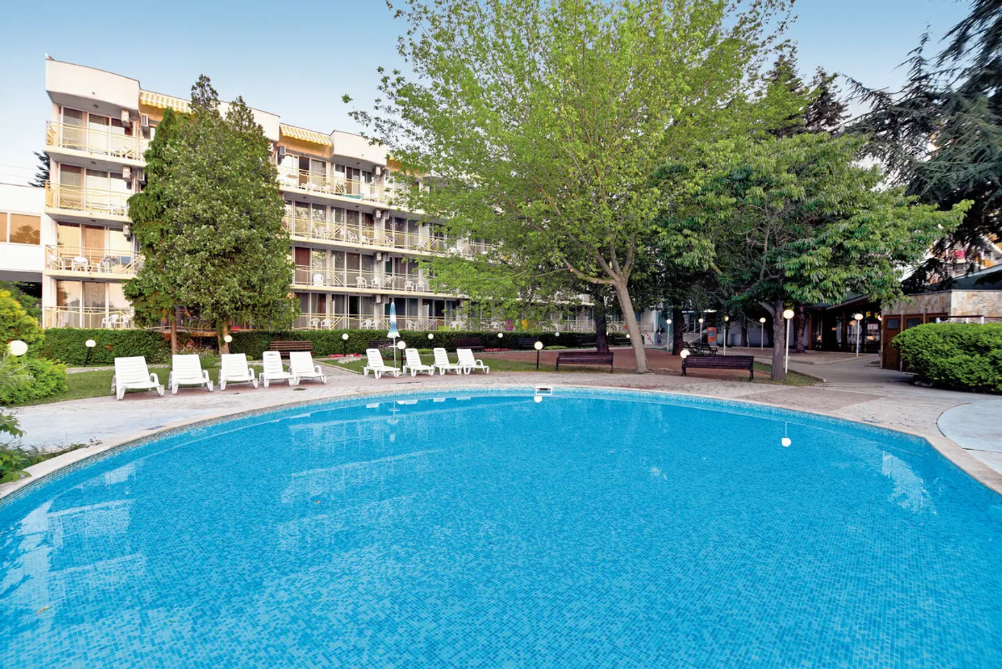 Malibu OUTDOOR_POOL