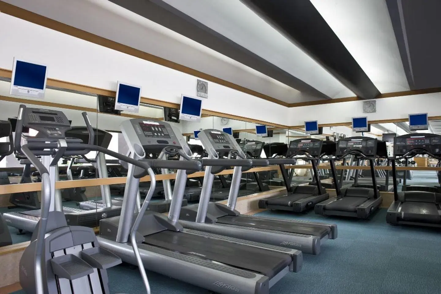 Royal Orchid Sheraton Riverside Hotel Bangkok SPORTS_AND_LEISURE