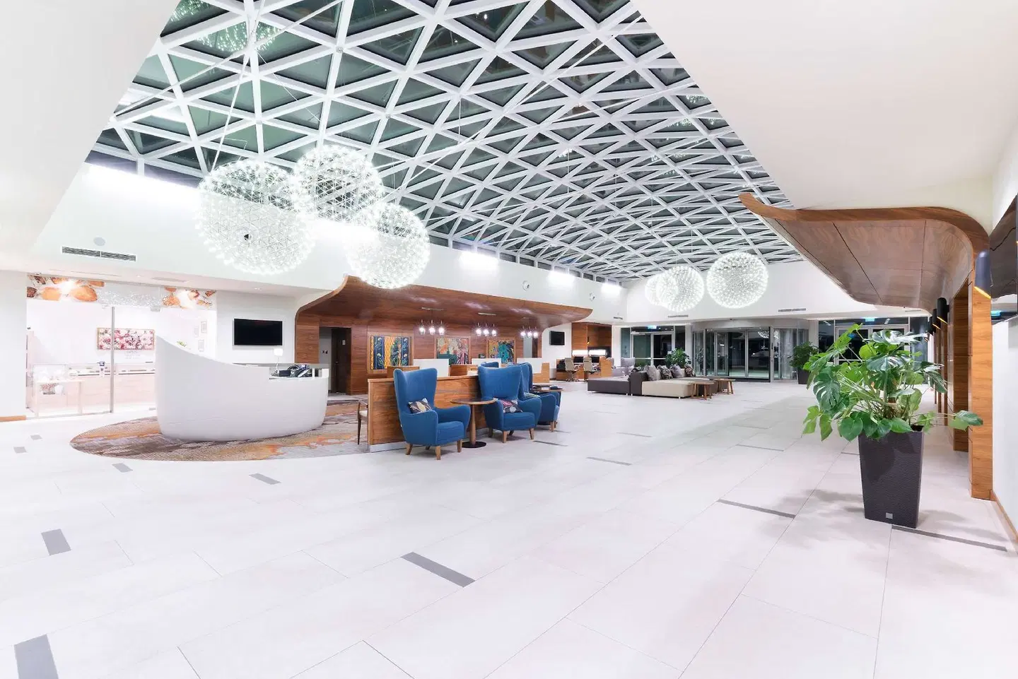 DoubleTree by Hilton Krakow Hotel & Convention Center LOUNGE_LOBBY