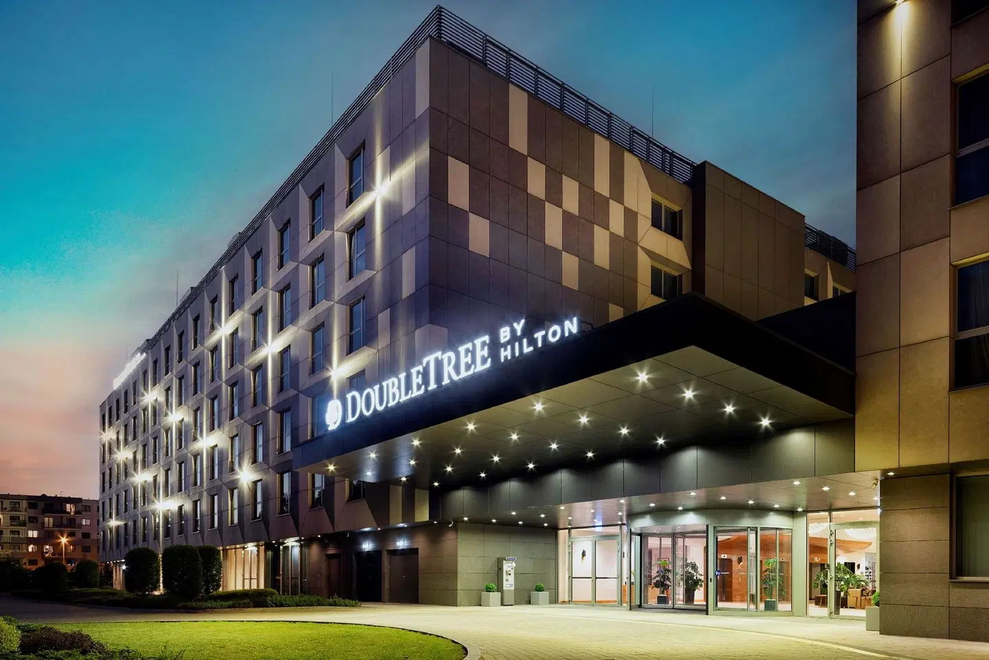 DoubleTree by Hilton Krakow Hotel & Convention Center EXTERIOR