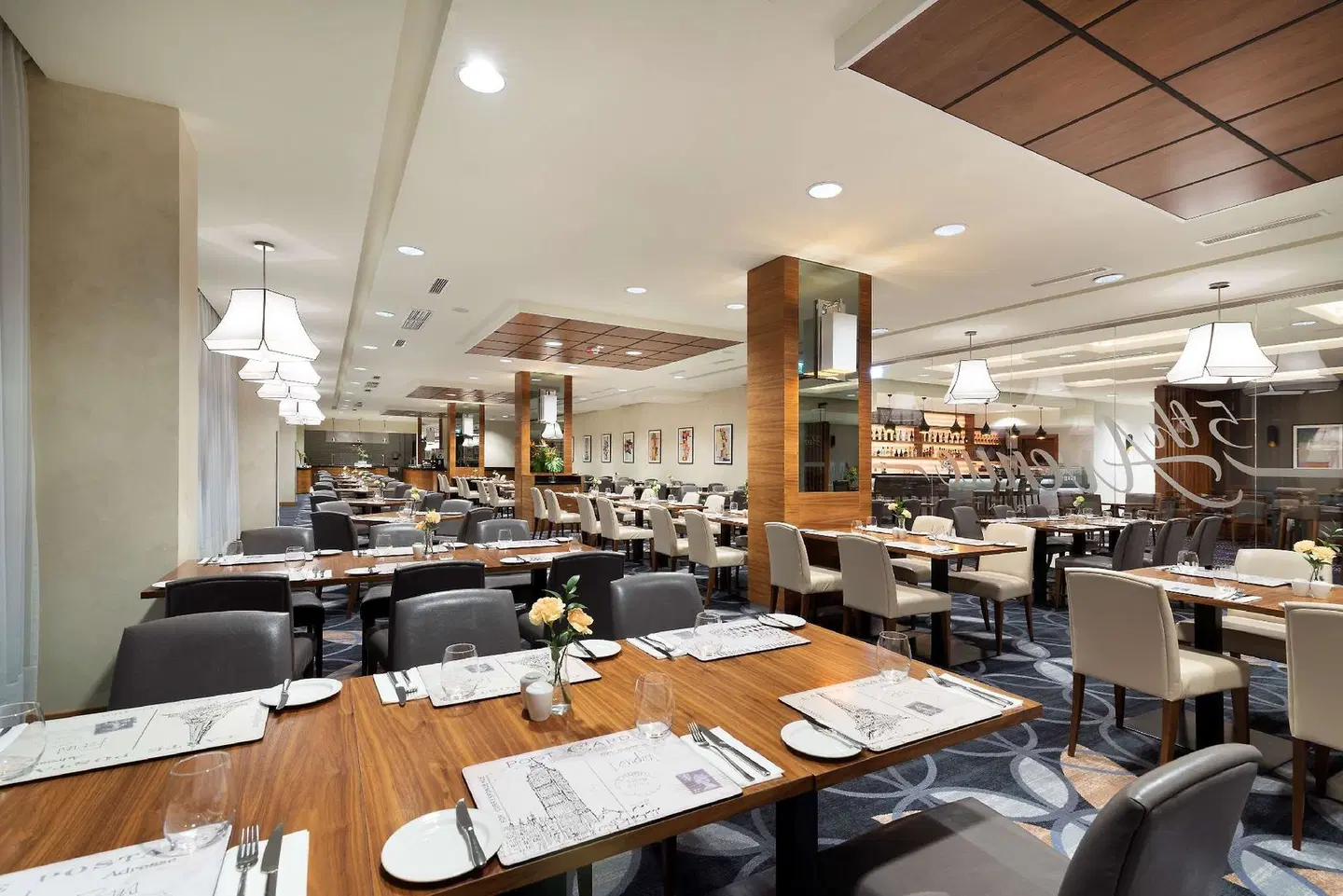 DoubleTree by Hilton Krakow Hotel & Convention Center Restaurant