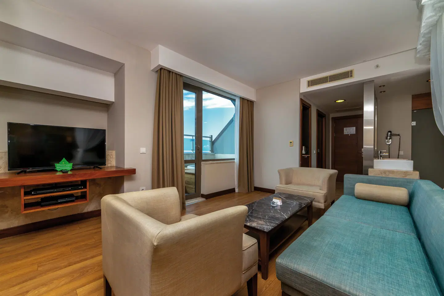 Commodore Elite Suite & Spa ROOM_EXAMPLE