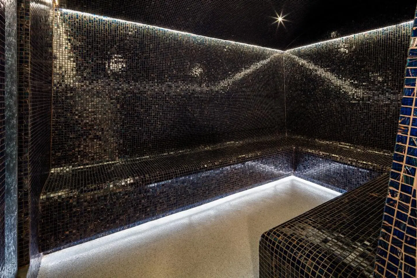 Radisson Blu Edwardian Heathrow Hotel HEALTH_BEAUTY