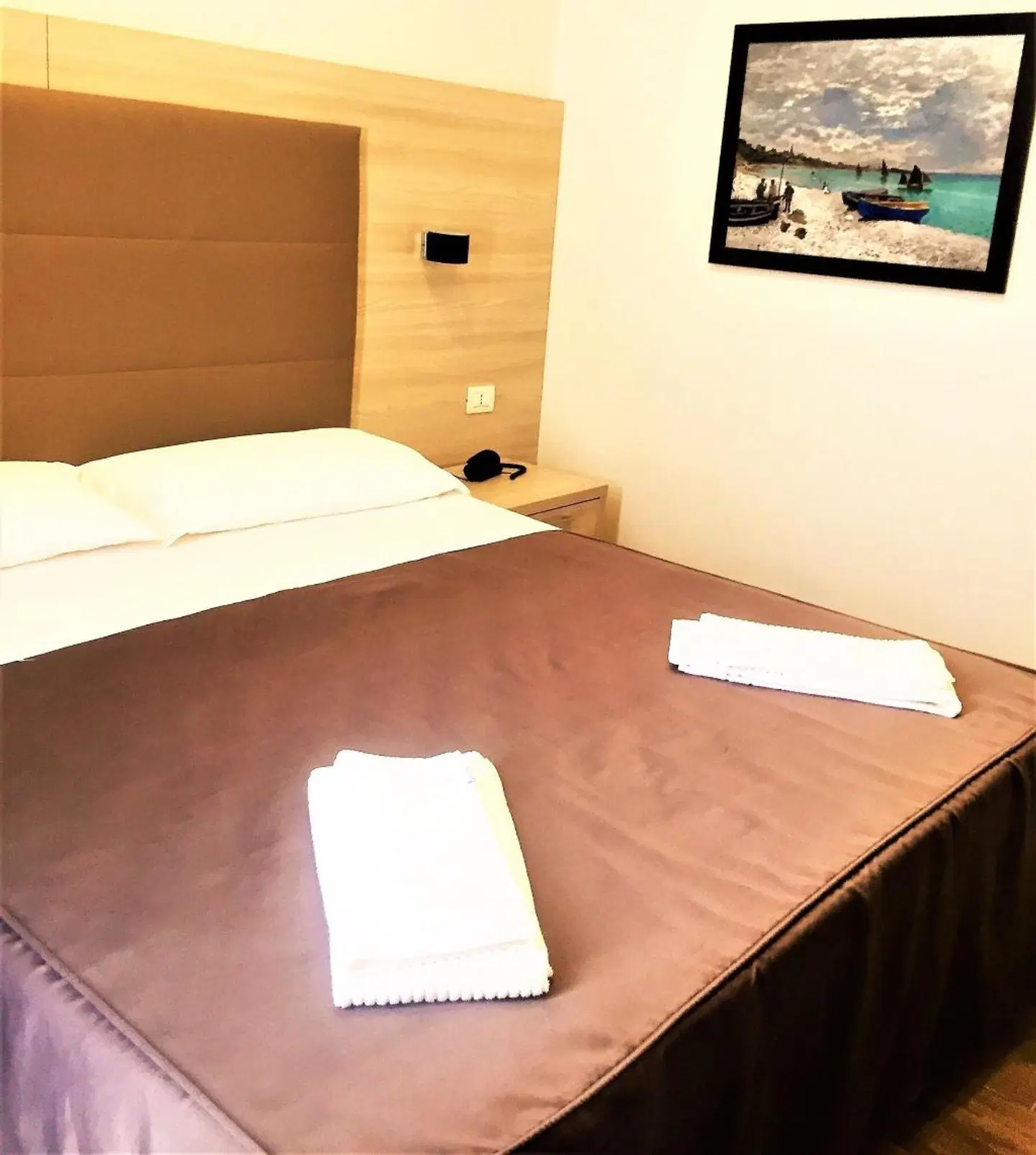 Academy Hotel ROOM_EXAMPLE
