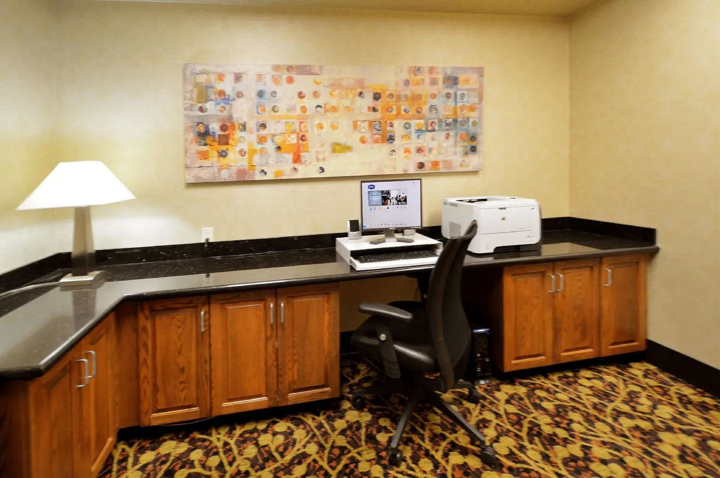 Hampton Inn & Suites Carson City Bar