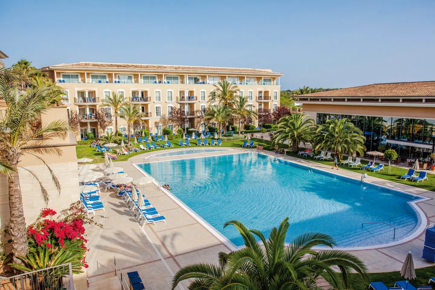 Grupotel Playa de Palma Suites & Spa OUTDOOR_POOL
