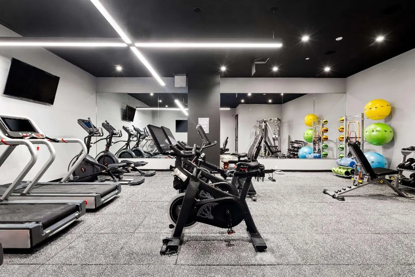 Grayson Hotel SPORTS_AND_LEISURE