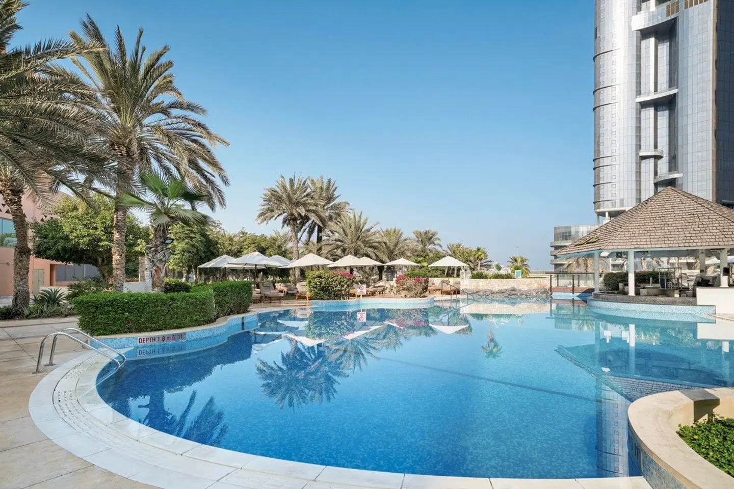 Sheraton Abu Dhabi Hotel & Resort OUTDOOR_POOL