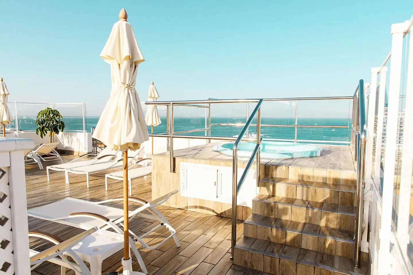 Coral Ocean View Strand