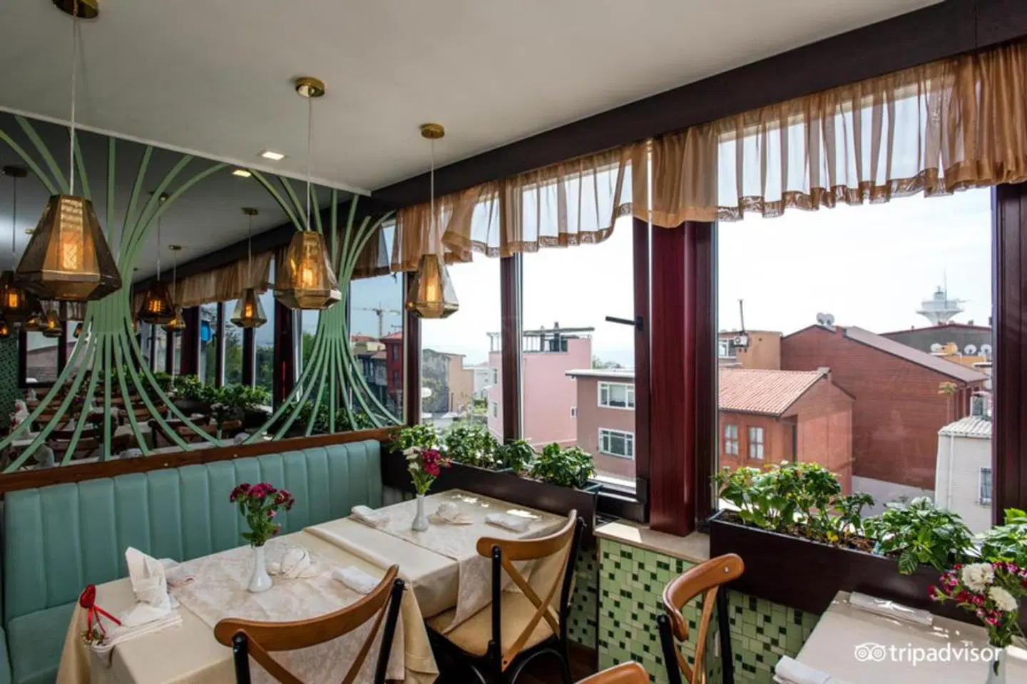 Almina Hotel Restaurant