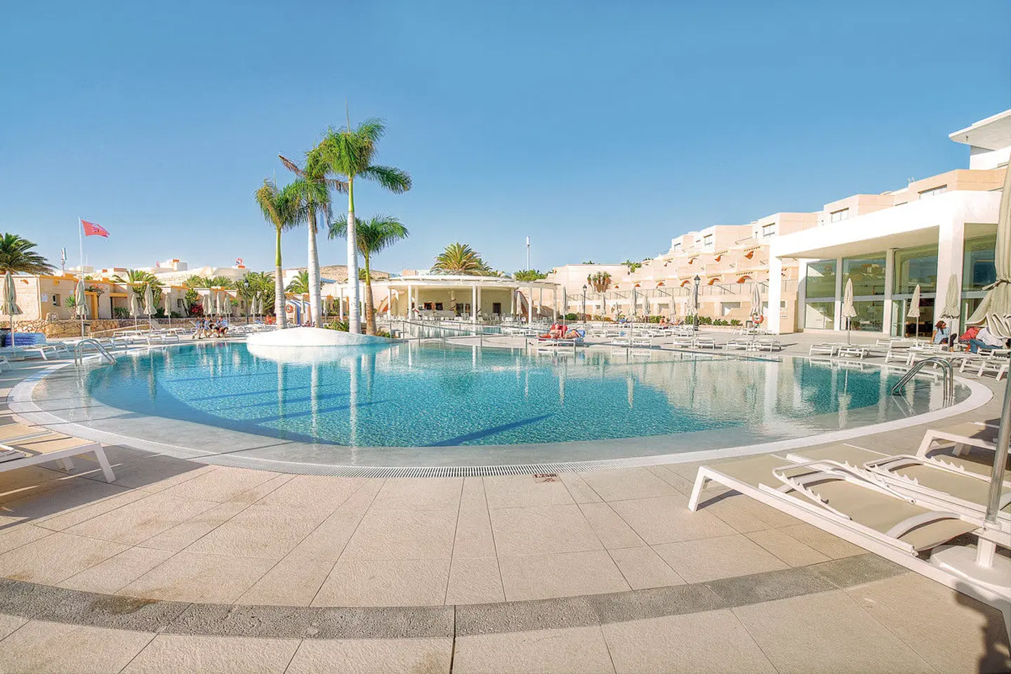 SBH Monica Beach Resort OUTDOOR_POOL