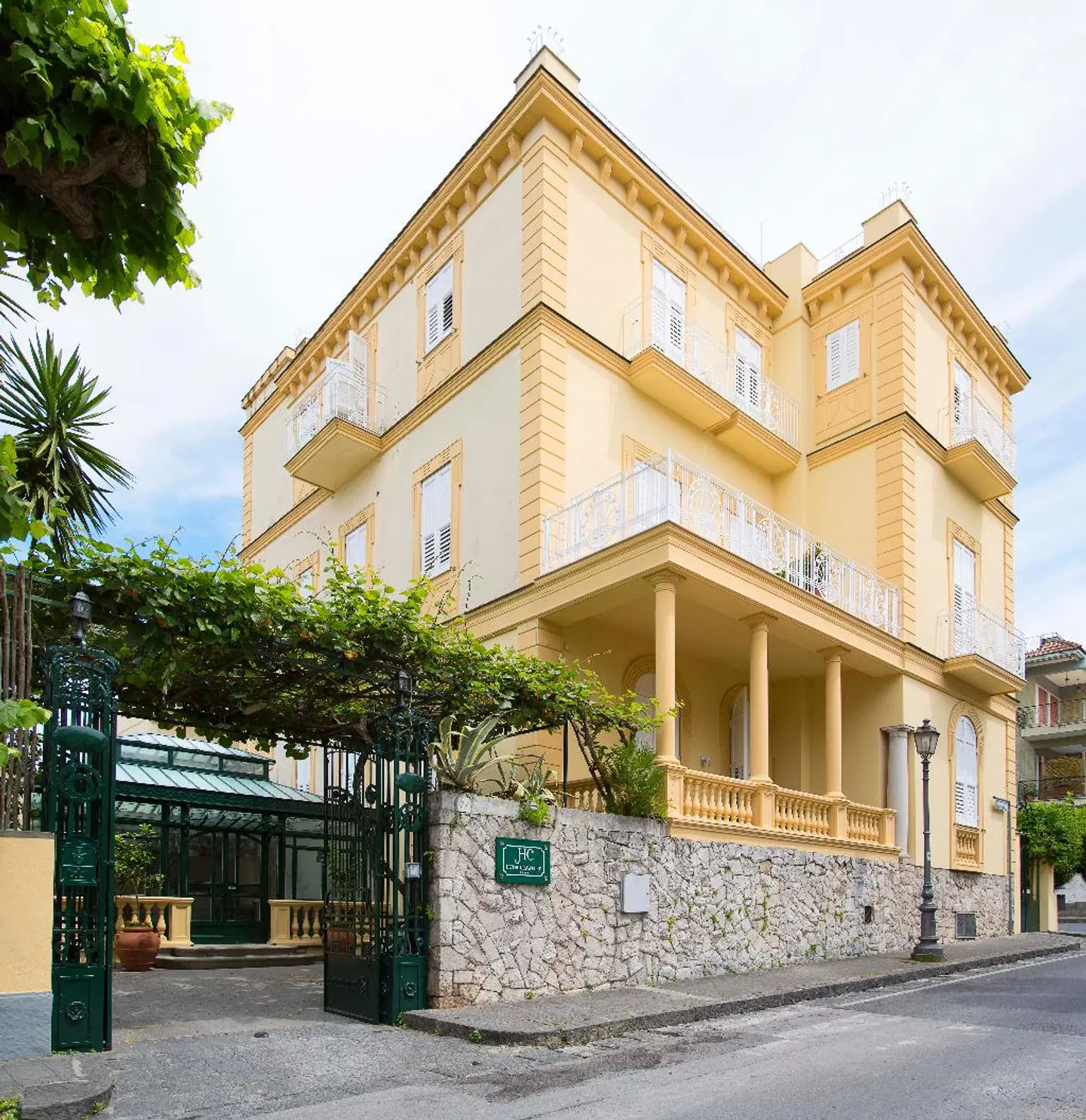 Hotel Crawford EXTERIOR