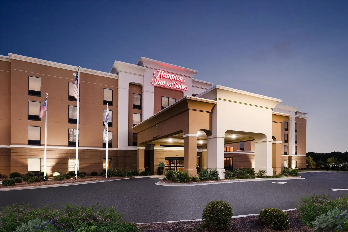 Hampton Inn and Suites Savannah-Airport EXTERIOR
