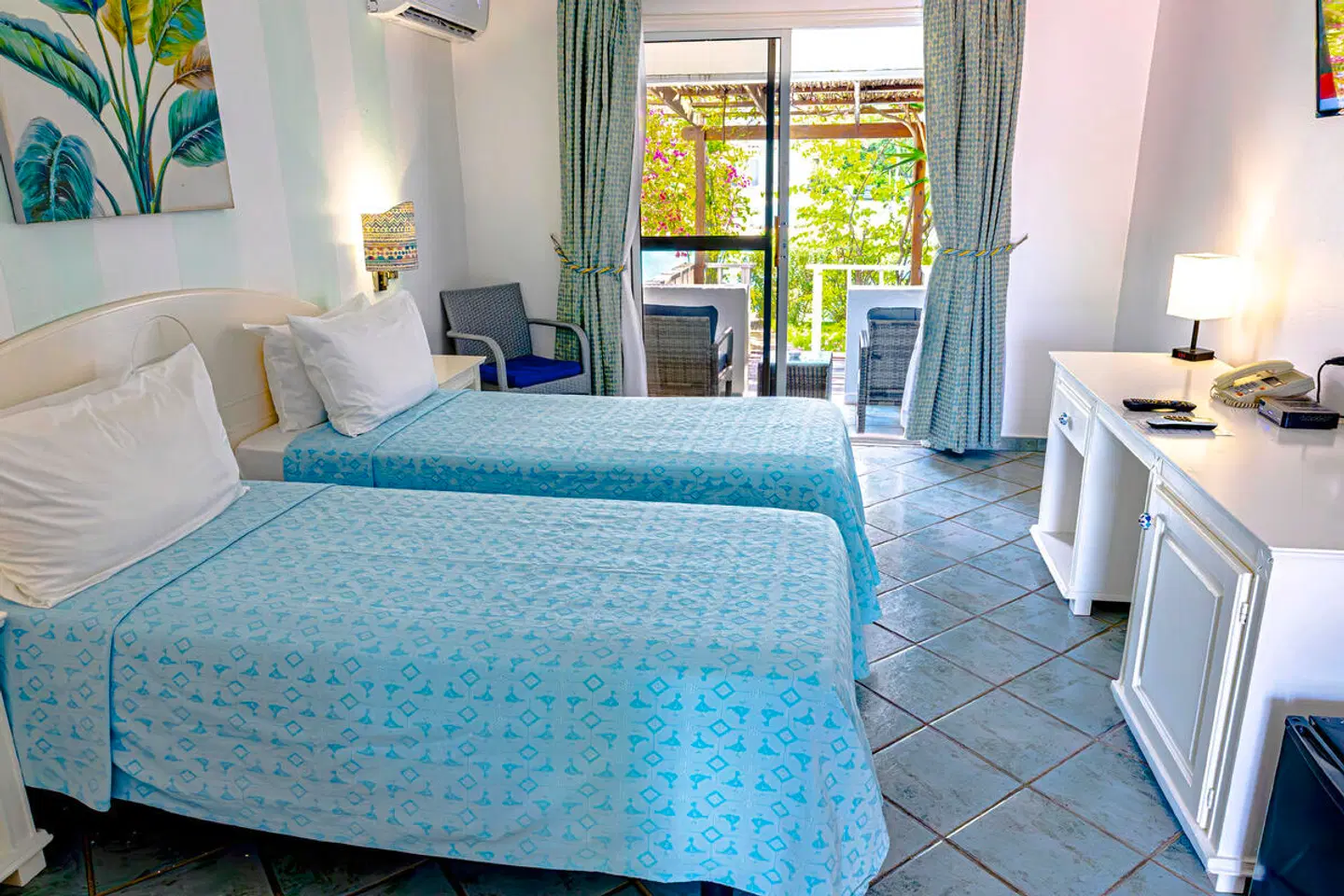 Ocean Point Beach Resort & Spa ROOM_EXAMPLE