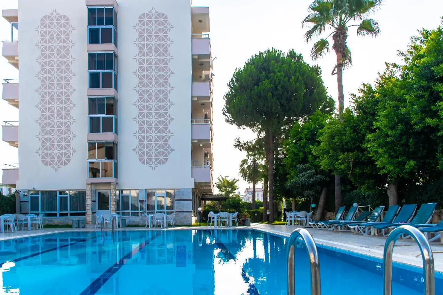 Bellissima Hotel OUTDOOR_POOL