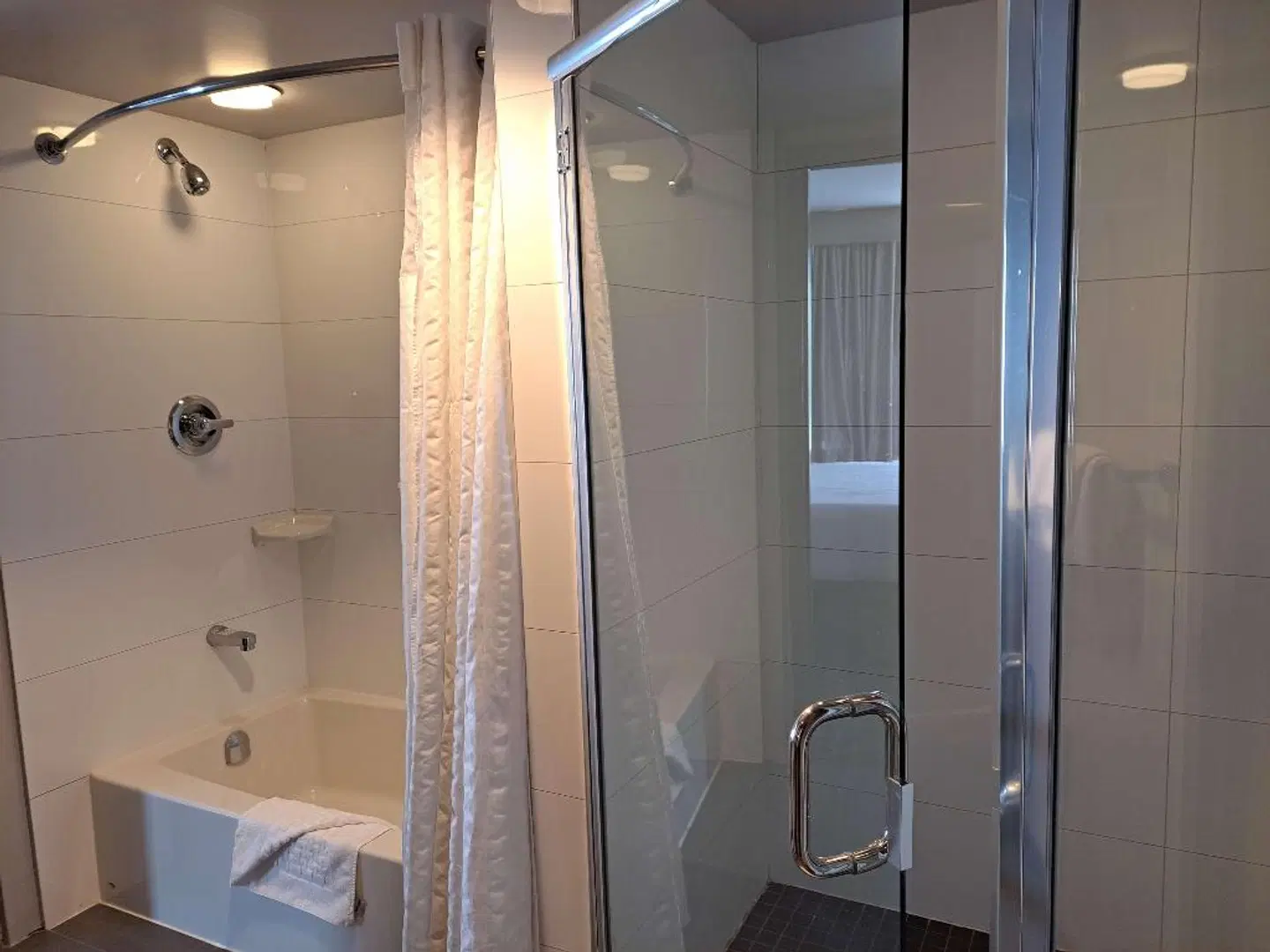 Best Western Plus Vancouver Airport Hotel Badezimmer