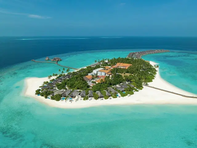 Emerald Faarufushi Resort & Spa Strand