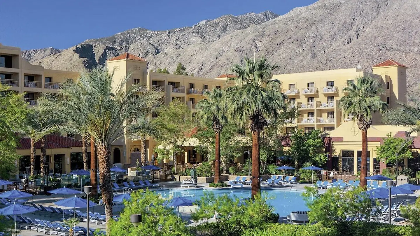 Renaissance Palm Springs EXTERIOR