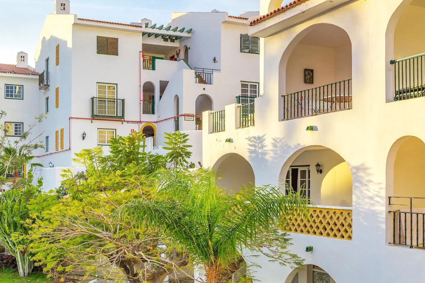 Sunset Harbour Club EXTERIOR
