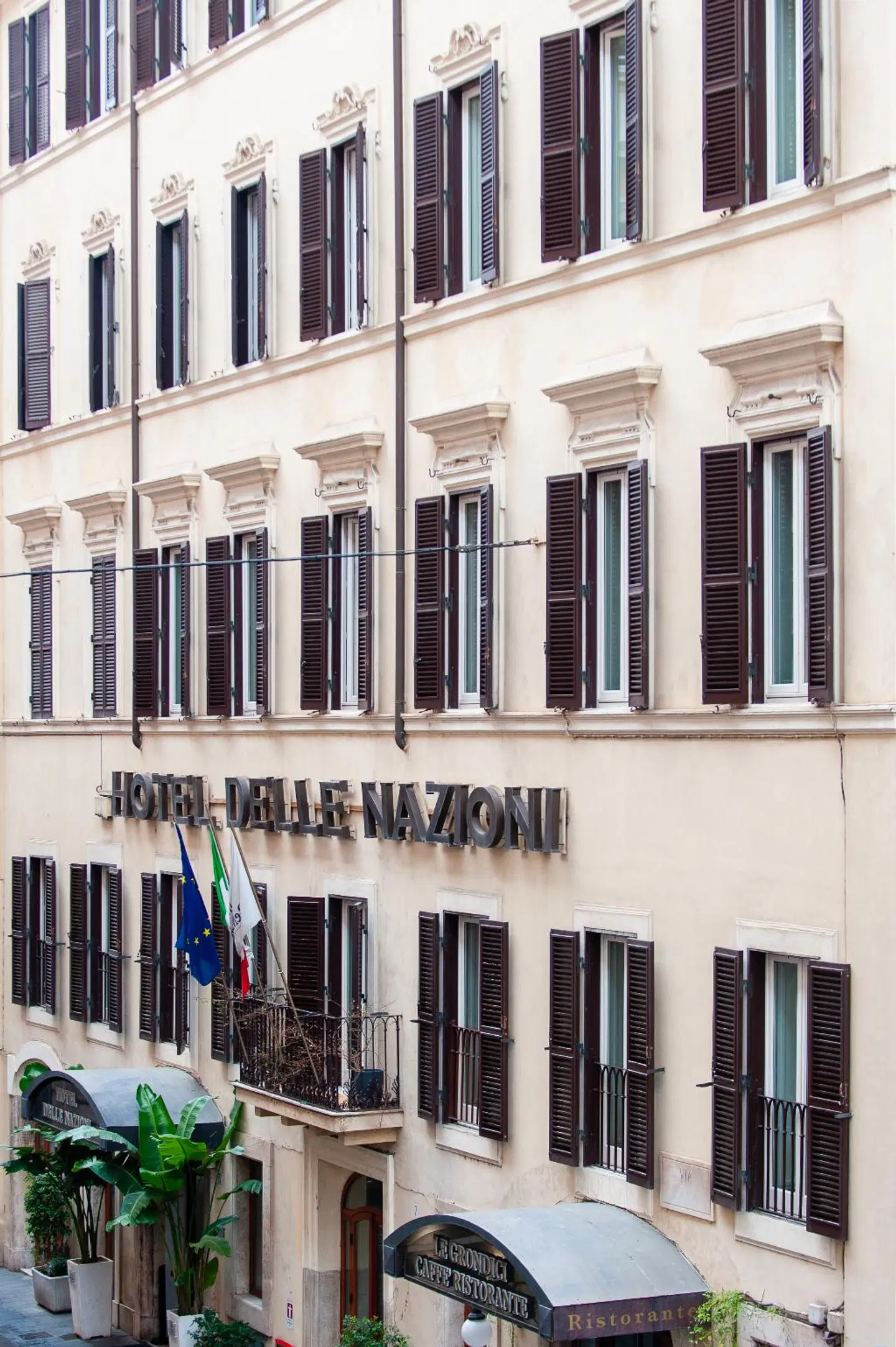 Delle Nazioni EXTERIOR