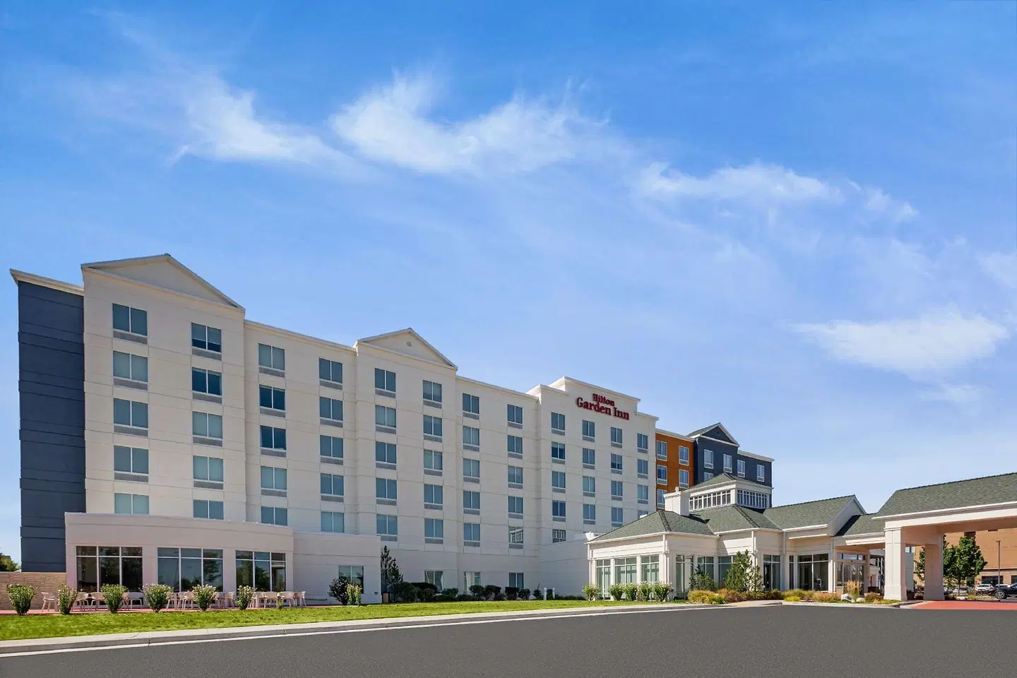Hilton Garden Inn Salt Lake City Airport EXTERIOR