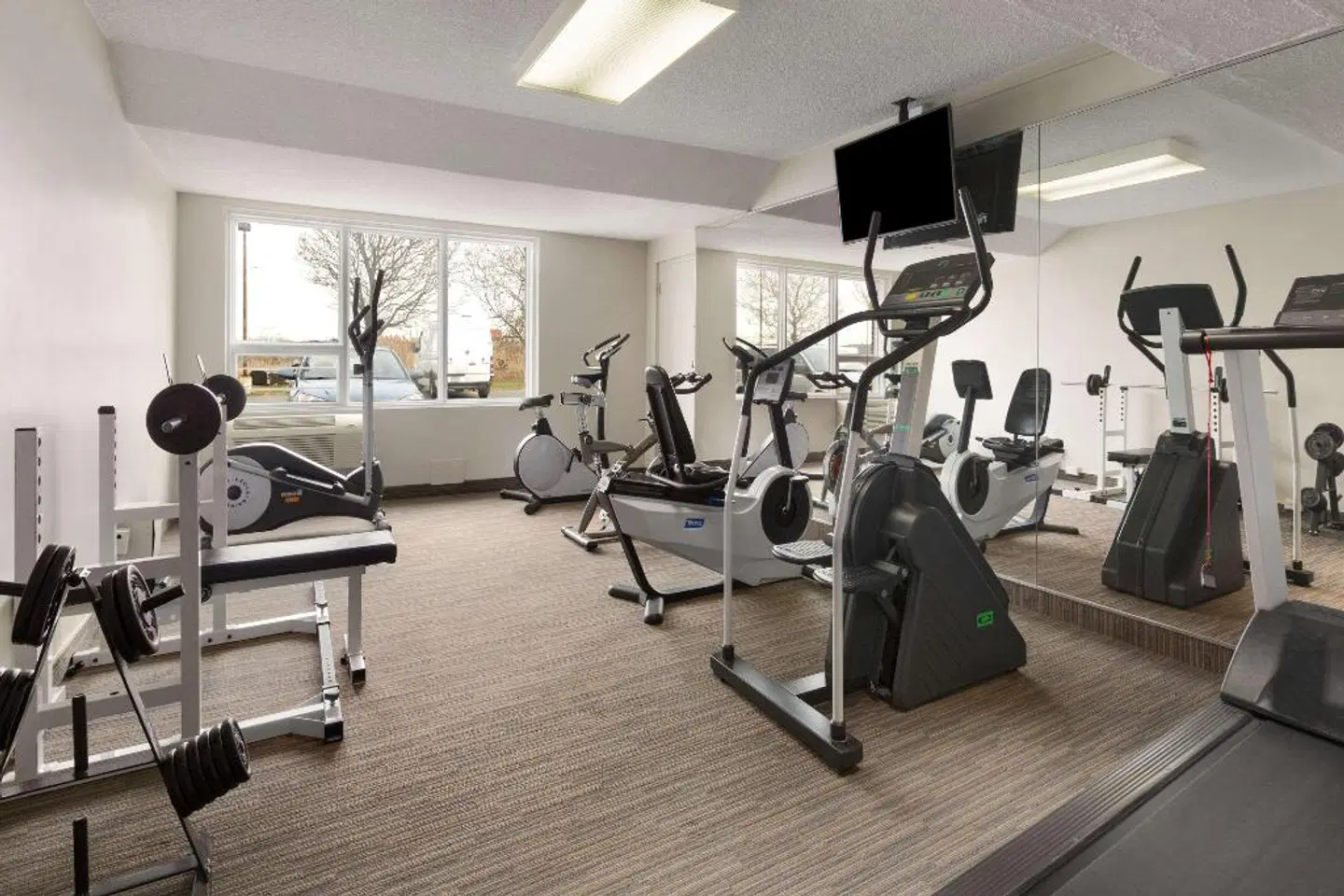Days Inn by Wyndham Montreal Airport Conference Centre SPORTS_AND_LEISURE