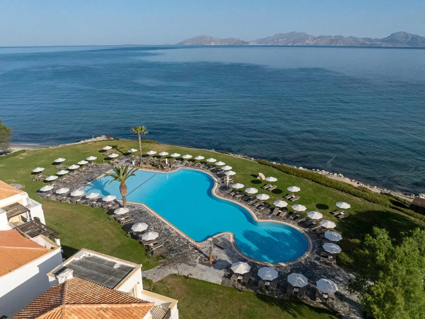 Neptune Luxury Resort EXTERIOR