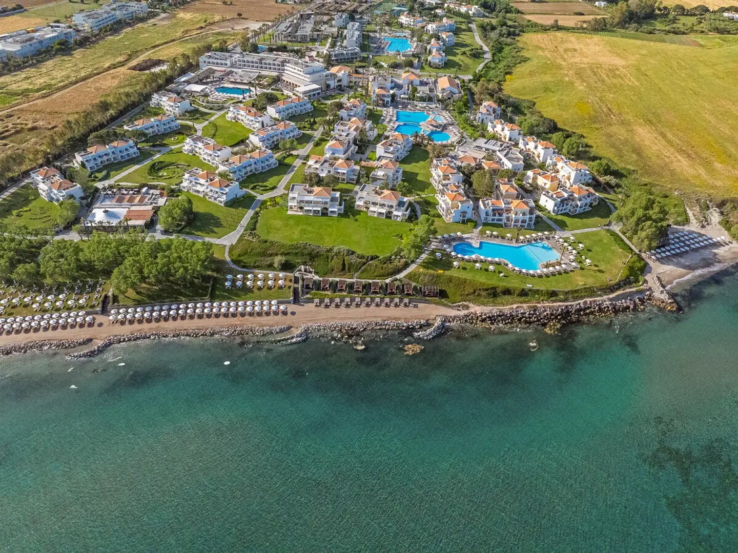 Neptune Luxury Resort EXTERIOR