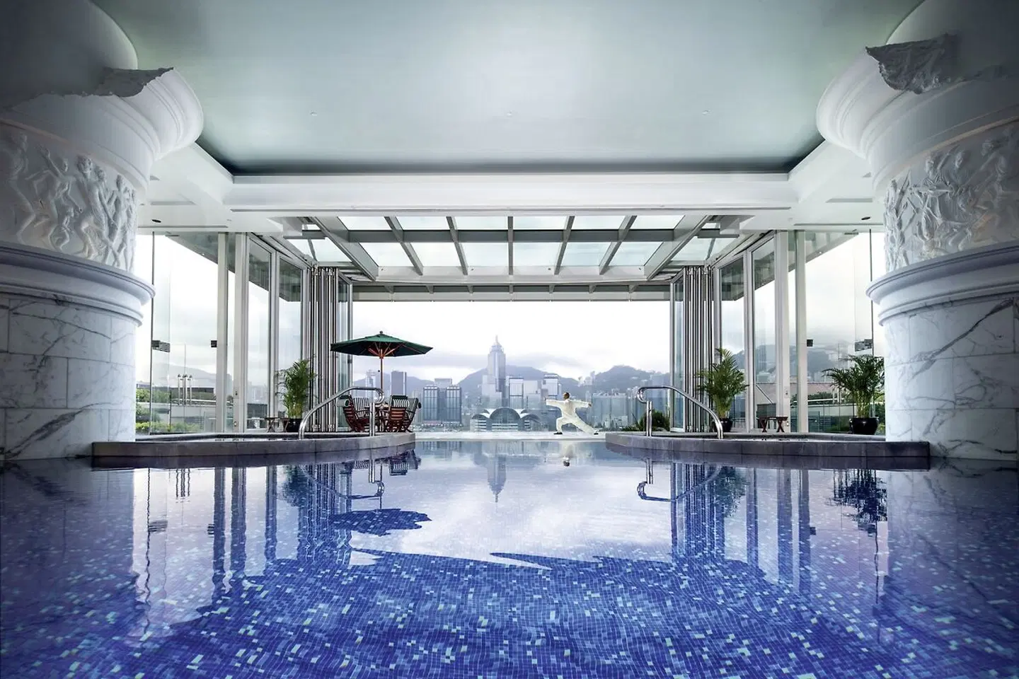 The Peninsula Hong Kong Hallenbad