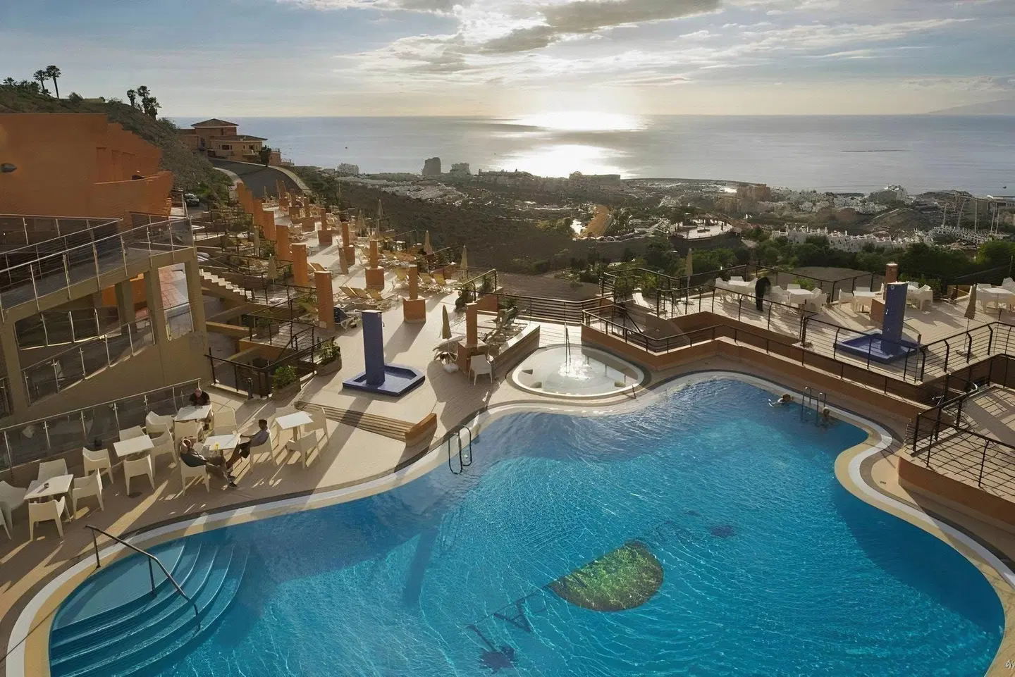 KN Aparthotel Panorámica OUTDOOR_POOL
