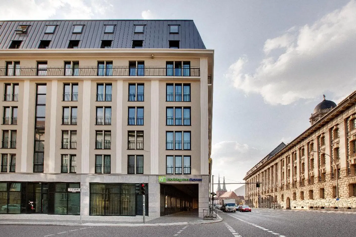 Holiday Inn Express Berlin - Alexanderplatz EXTERIOR