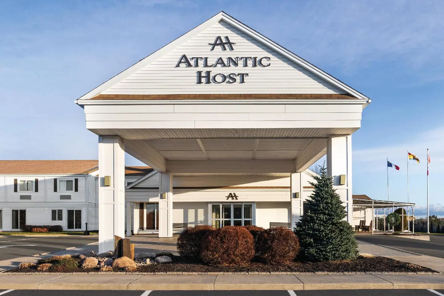 Atlantic Host Hotel EXTERIOR