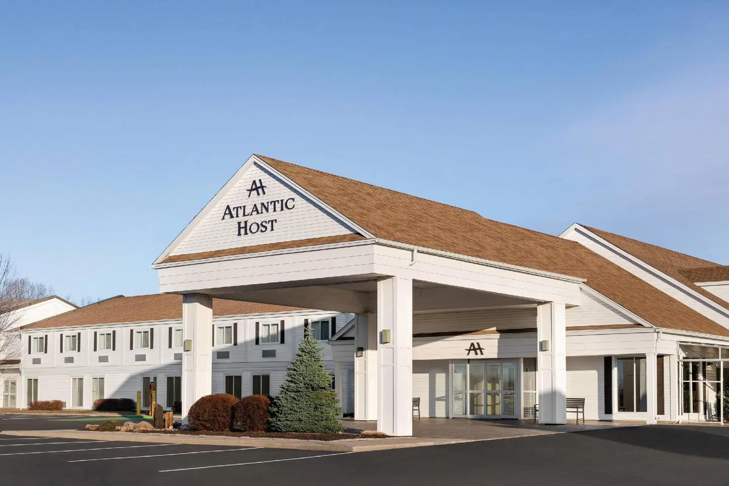 Atlantic Host Hotel EXTERIOR