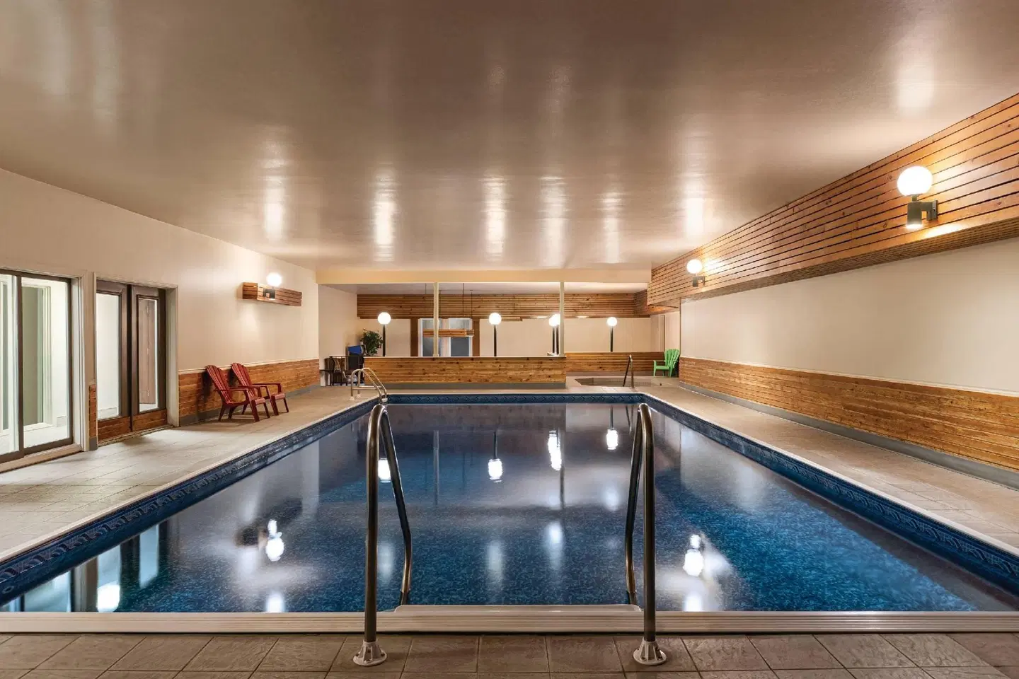 Atlantic Host Hotel Hallenbad