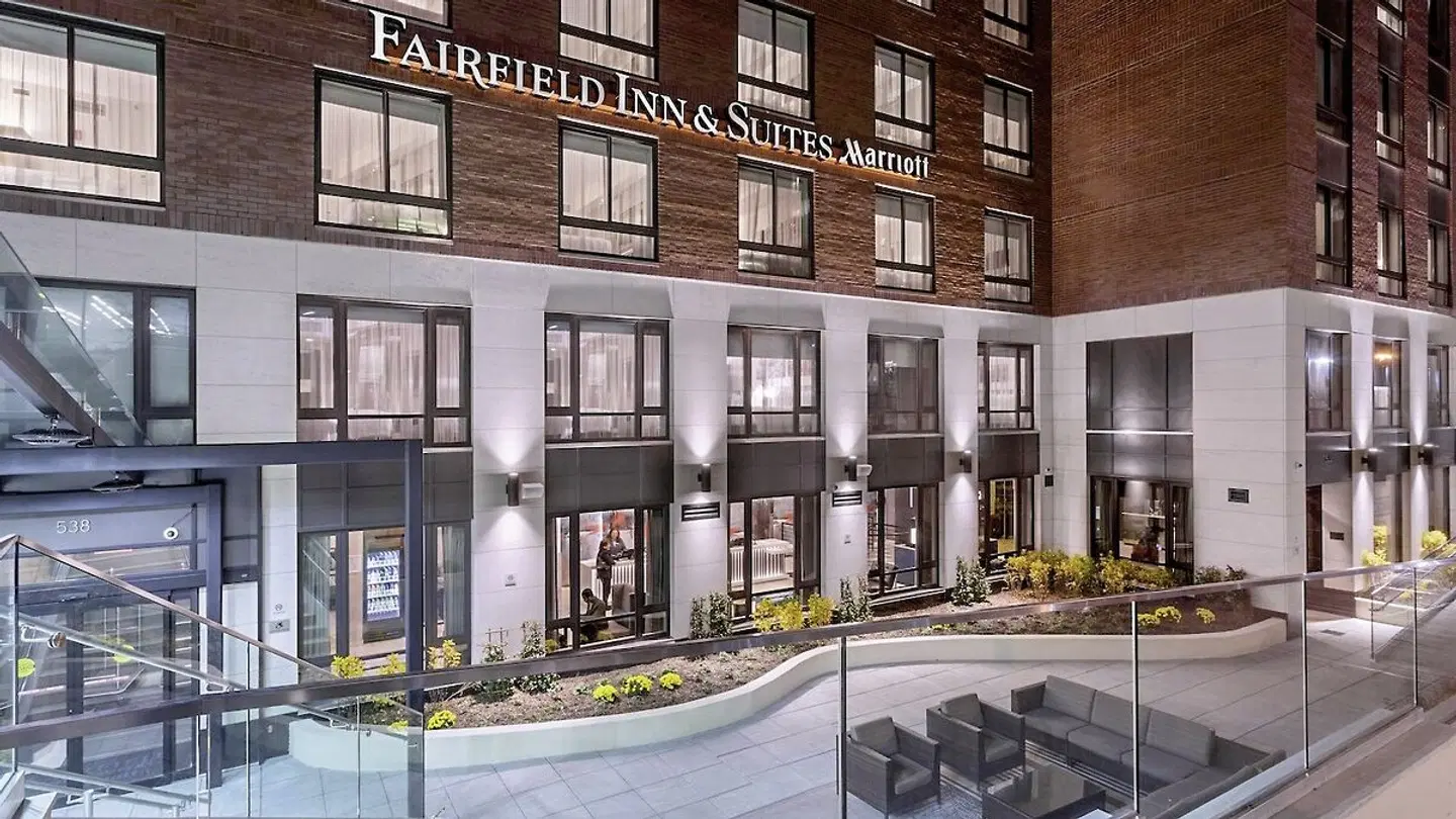 Fairfield Inn & Suites New York Manhattan/Central Park EXTERIOR