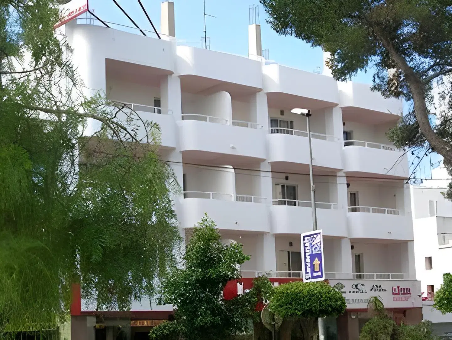 Los Angeles EXTERIOR