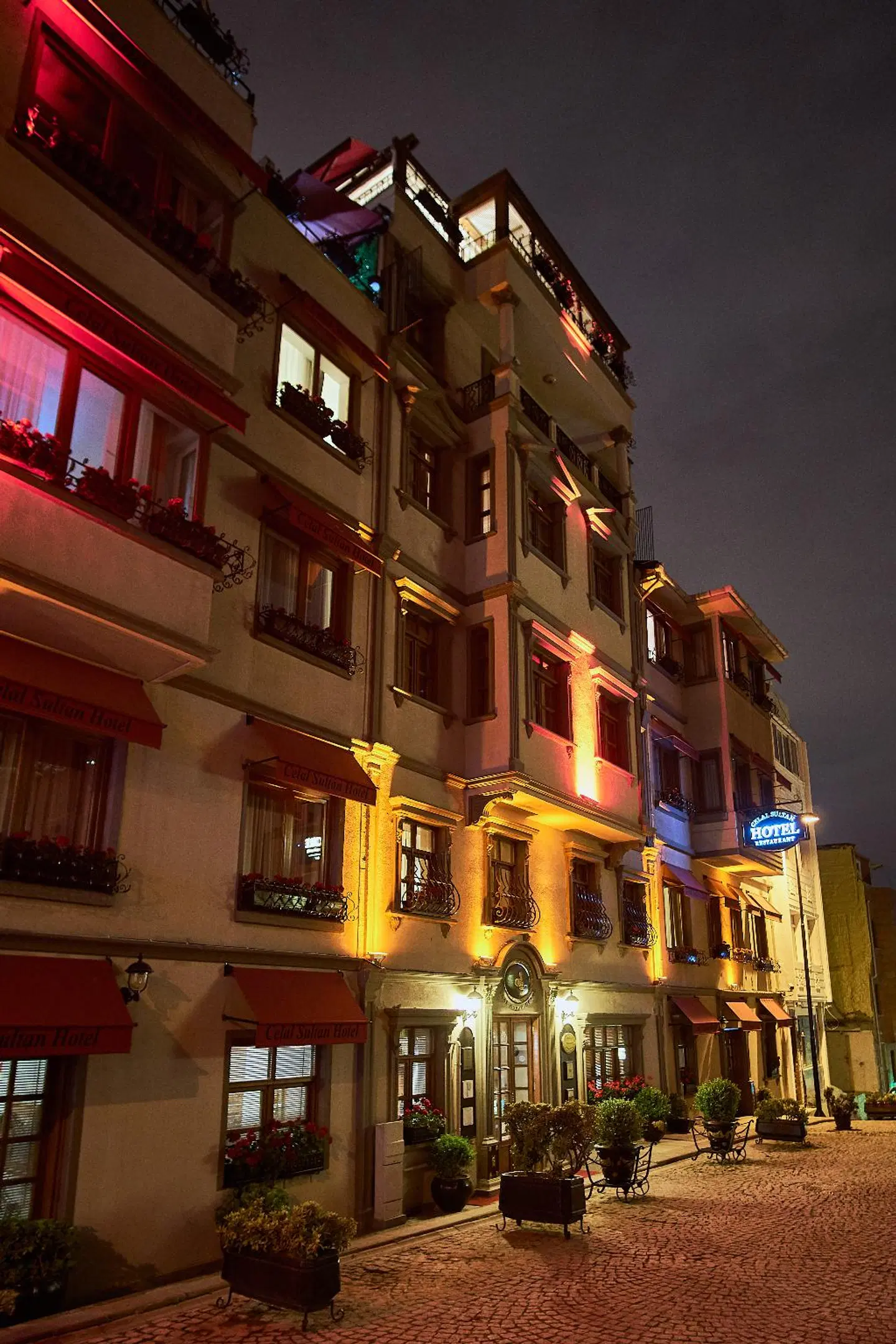 Celal Sultan Hotel EXTERIOR