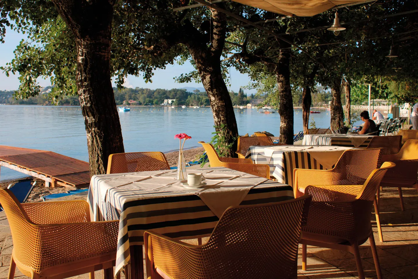 Dassia Beach Hotel Terrasse