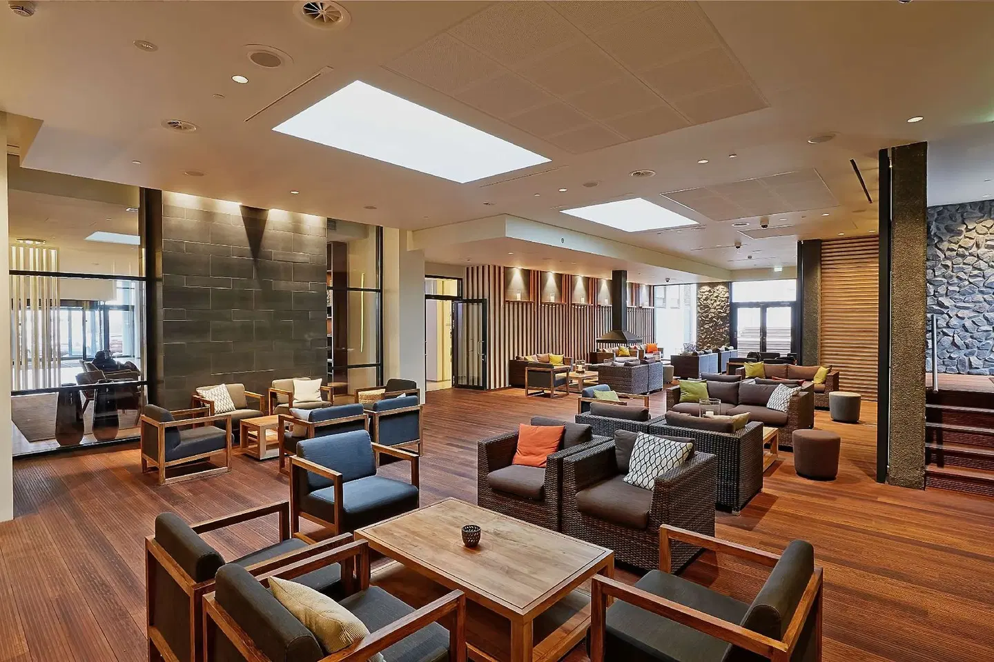 Hilton Reykjavik Nordica LOUNGE_LOBBY